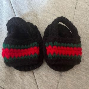 Crochet baby slippers